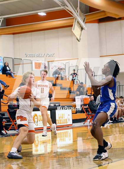 Thumbnail 2 in Grand Saline vs Clarksville photogallery.
