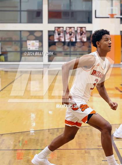 Thumbnail 2 in Grand Saline vs Clarksville photogallery.