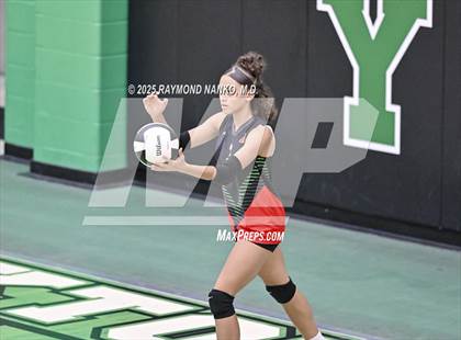 Thumbnail 2 in Muncie Central vs. Anderson (IHSAA 4A Section 9 Round 1) photogallery.