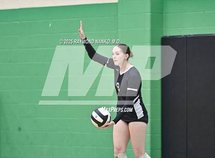 Thumbnail 3 in Muncie Central vs. Anderson (IHSAA 4A Section 9 Round 1) photogallery.