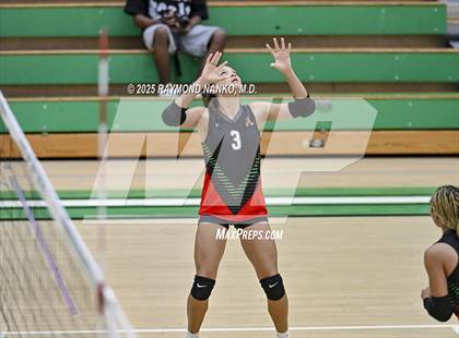 Thumbnail 2 in Muncie Central vs. Anderson (IHSAA 4A Section 9 Round 1) photogallery.