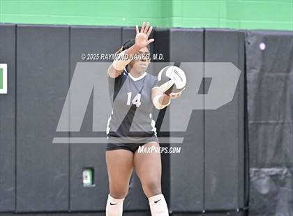 Thumbnail 1 in Muncie Central vs. Anderson (IHSAA 4A Section 9 Round 1) photogallery.