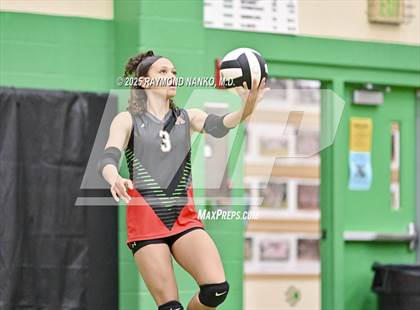 Thumbnail 1 in Muncie Central vs. Anderson (IHSAA 4A Section 9 Round 1) photogallery.