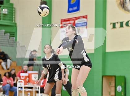 Thumbnail 1 in Muncie Central vs. Anderson (IHSAA 4A Section 9 Round 1) photogallery.