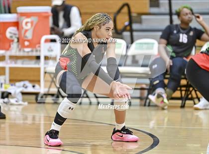 Thumbnail 2 in Muncie Central vs. Anderson (IHSAA 4A Section 9 Round 1) photogallery.