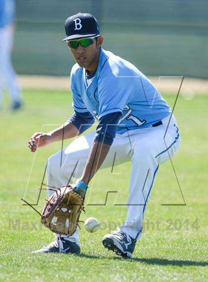 Thumbnail 3 in Lamar vs Bell [L. D.] (HEB Mid-Cities Classic) photogallery.