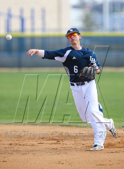 Thumbnail 2 in Lamar vs Bell [L. D.] (HEB Mid-Cities Classic) photogallery.