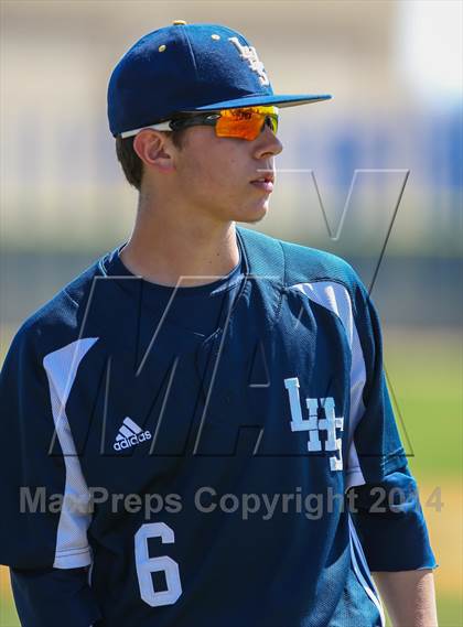 Thumbnail 2 in Lamar vs Bell [L. D.] (HEB Mid-Cities Classic) photogallery.