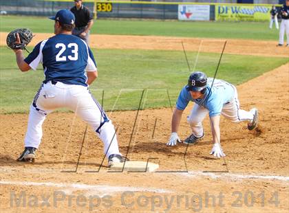 Thumbnail 2 in Lamar vs Bell [L. D.] (HEB Mid-Cities Classic) photogallery.