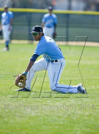 Thumbnail 3 in Lamar vs Bell [L. D.] (HEB Mid-Cities Classic) photogallery.