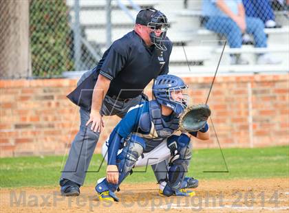 Thumbnail 3 in Lamar vs Bell [L. D.] (HEB Mid-Cities Classic) photogallery.