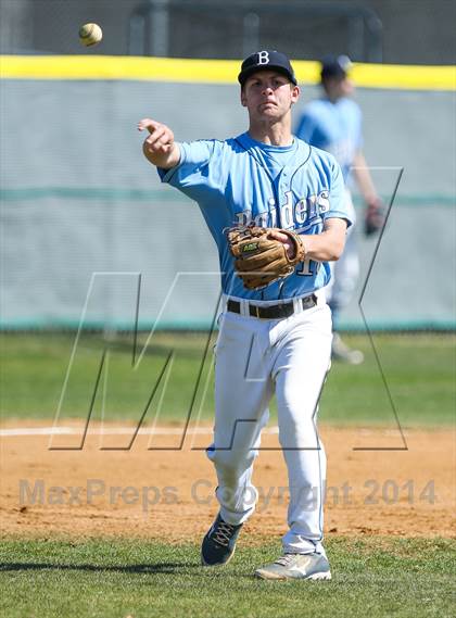 Thumbnail 2 in Lamar vs Bell [L. D.] (HEB Mid-Cities Classic) photogallery.