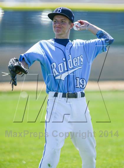 Thumbnail 2 in Lamar vs Bell [L. D.] (HEB Mid-Cities Classic) photogallery.