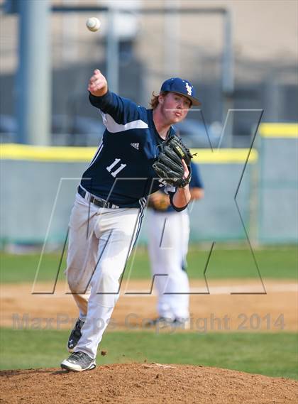Thumbnail 2 in Lamar vs Bell [L. D.] (HEB Mid-Cities Classic) photogallery.
