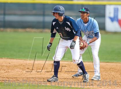 Thumbnail 3 in Lamar vs Bell [L. D.] (HEB Mid-Cities Classic) photogallery.