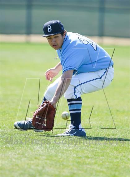 Thumbnail 3 in Lamar vs Bell [L. D.] (HEB Mid-Cities Classic) photogallery.