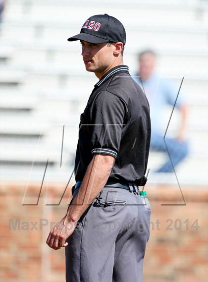 Thumbnail 2 in Lamar vs Bell [L. D.] (HEB Mid-Cities Classic) photogallery.