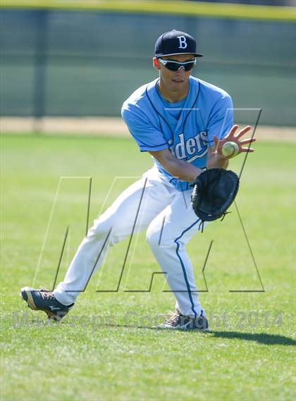 Thumbnail 2 in Lamar vs Bell [L. D.] (HEB Mid-Cities Classic) photogallery.