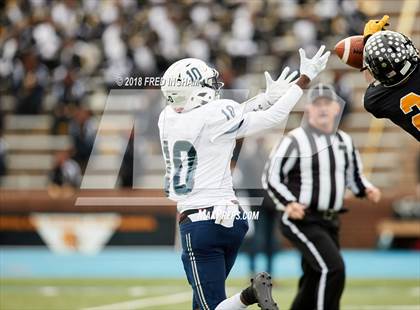 Thumbnail 2 in Stone Bridge vs. Highland Springs (VHSL Class 5 Championship) photogallery.