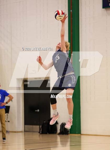 Thumbnail 2 in Grandview vs. Littleton Public Schools (CHSAA 5A Round 1) photogallery.