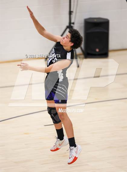 Thumbnail 3 in Grandview vs. Littleton Public Schools (CHSAA 5A Round 1) photogallery.
