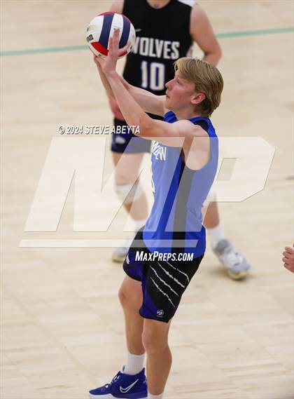 Thumbnail 1 in Grandview vs. Littleton Public Schools (CHSAA 5A Round 1) photogallery.