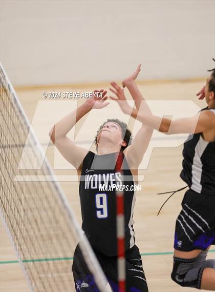 Thumbnail 1 in Grandview vs. Littleton Public Schools (CHSAA 5A Round 1) photogallery.