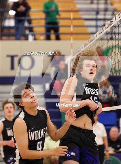 Thumbnail 3 in Grandview vs. Littleton Public Schools (CHSAA 5A Round 1) photogallery.
