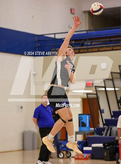 Thumbnail 2 in Grandview vs. Littleton Public Schools (CHSAA 5A Round 1) photogallery.