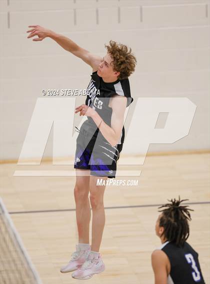 Thumbnail 3 in Grandview vs. Littleton Public Schools (CHSAA 5A Round 1) photogallery.