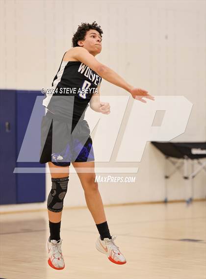 Thumbnail 2 in Grandview vs. Littleton Public Schools (CHSAA 5A Round 1) photogallery.