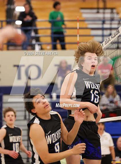Thumbnail 2 in Grandview vs. Littleton Public Schools (CHSAA 5A Round 1) photogallery.