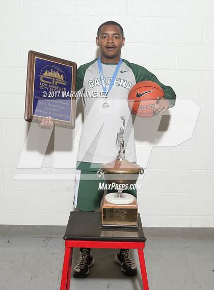 Thumbnail 3 in Gardena vs. Carson (CIF LACS D2 Final) photogallery.