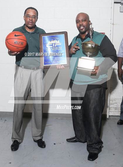 Thumbnail 2 in Gardena vs. Carson (CIF LACS D2 Final) photogallery.