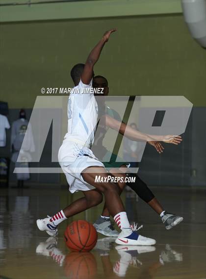 Thumbnail 1 in Gardena vs. Carson (CIF LACS D2 Final) photogallery.