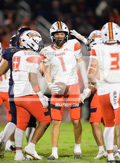 Thumbnail 3 in Wasco @ Shafter photogallery.