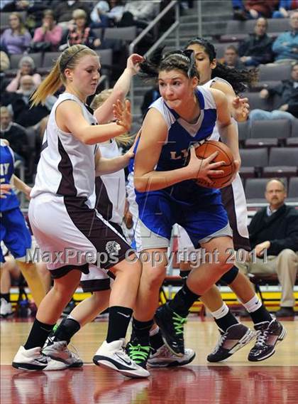 Thumbnail 3 in Gettysburg vs. Oley Valley (D3 Semifinals) photogallery.