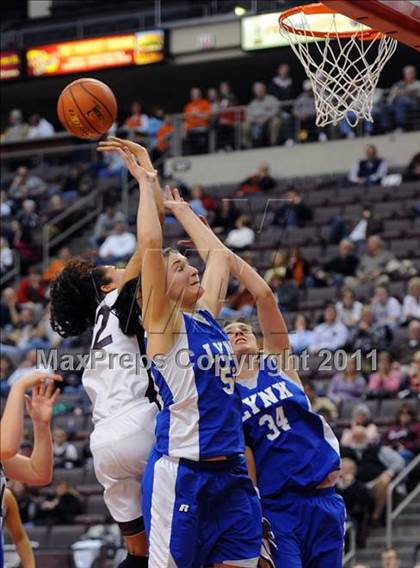 Thumbnail 3 in Gettysburg vs. Oley Valley (D3 Semifinals) photogallery.