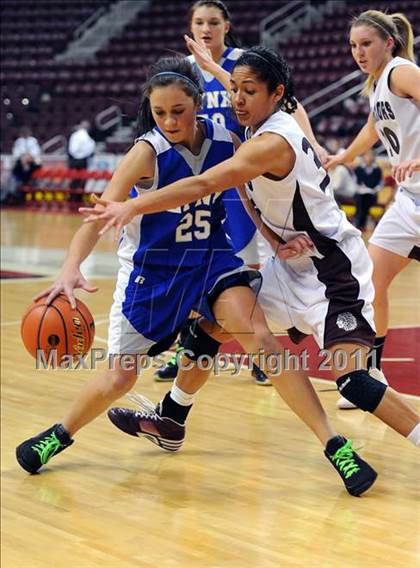 Thumbnail 2 in Gettysburg vs. Oley Valley (D3 Semifinals) photogallery.