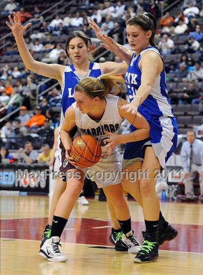 Thumbnail 2 in Gettysburg vs. Oley Valley (D3 Semifinals) photogallery.