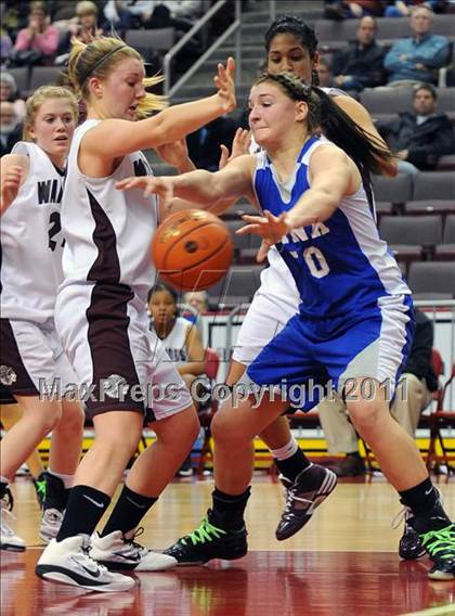 Thumbnail 2 in Gettysburg vs. Oley Valley (D3 Semifinals) photogallery.
