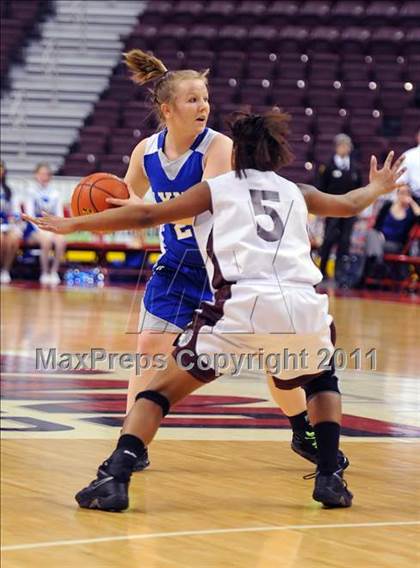 Thumbnail 3 in Gettysburg vs. Oley Valley (D3 Semifinals) photogallery.
