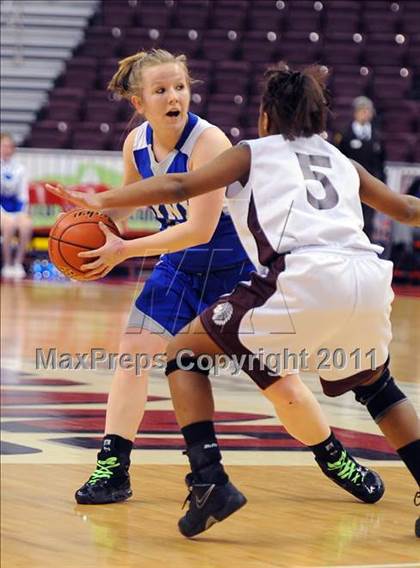 Thumbnail 2 in Gettysburg vs. Oley Valley (D3 Semifinals) photogallery.