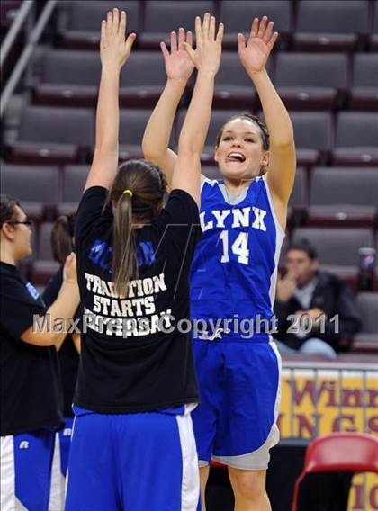 Thumbnail 3 in Gettysburg vs. Oley Valley (D3 Semifinals) photogallery.