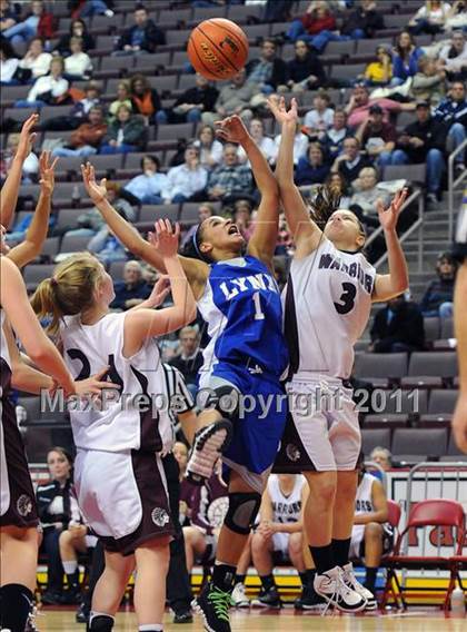 Thumbnail 2 in Gettysburg vs. Oley Valley (D3 Semifinals) photogallery.
