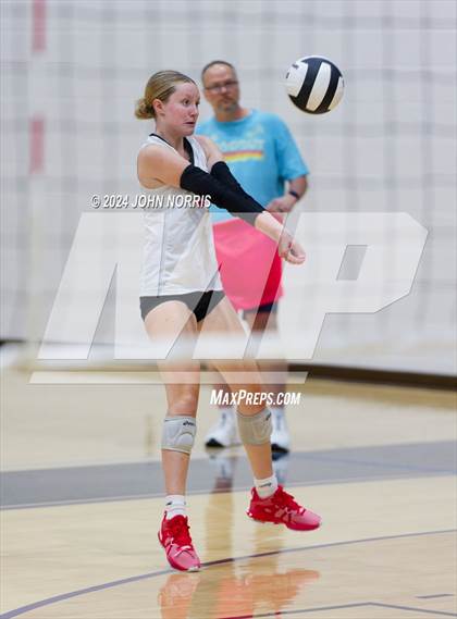 Thumbnail 3 in Wapahani vs. Leo (Leo Invite) photogallery.