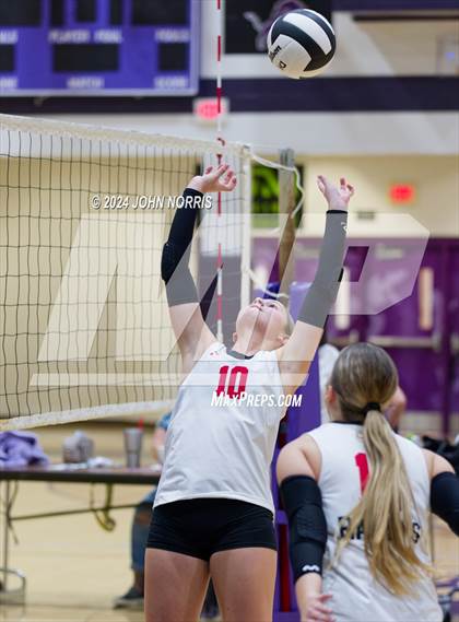 Thumbnail 3 in Wapahani vs. Leo (Leo Invite) photogallery.