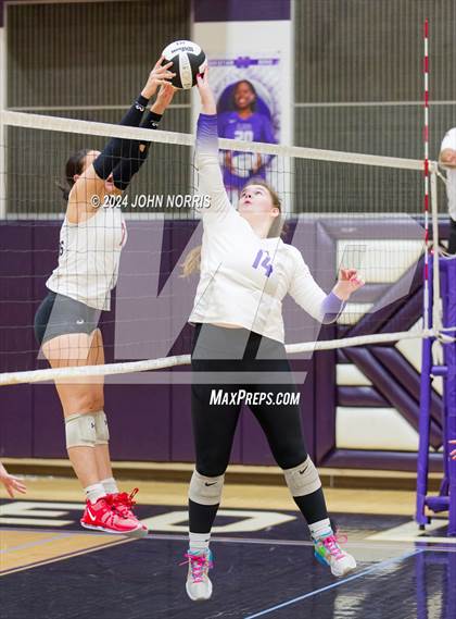 Thumbnail 3 in Wapahani vs. Leo (Leo Invite) photogallery.
