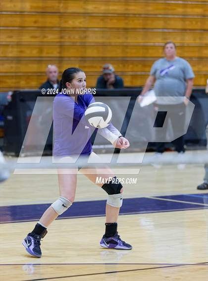 Thumbnail 3 in Wapahani vs. Leo (Leo Invite) photogallery.