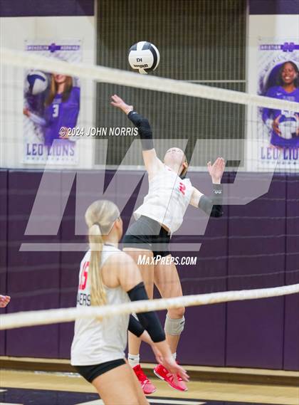 Thumbnail 2 in Wapahani vs. Leo (Leo Invite) photogallery.